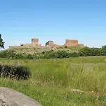 2 Bedroom Lovely In * Аллинге