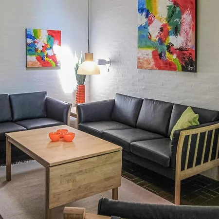 2 Bedroom Lovely In